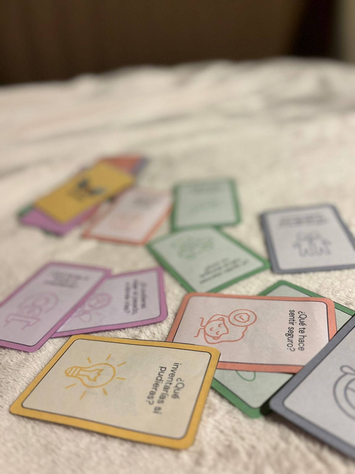 ALAS Y RAÍCES: 108 preguntas para conectar desde el alma con tus hijos